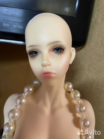 Продаю куклу бжд