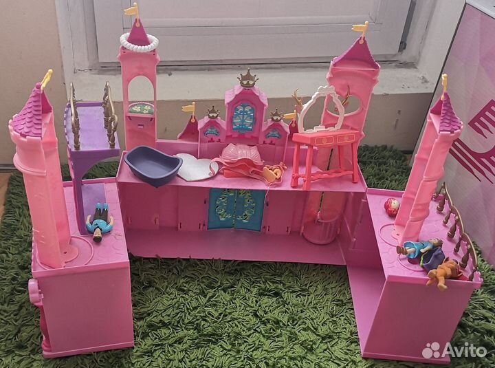 Домик, замок