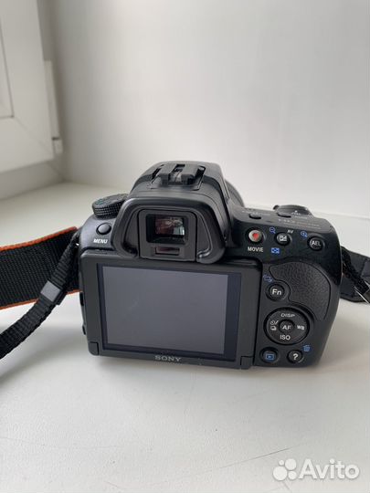 Цифровой фотоаппарат Sony Alpha SLT-A37