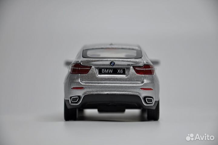 Модель автомобиля BMW X6 металл