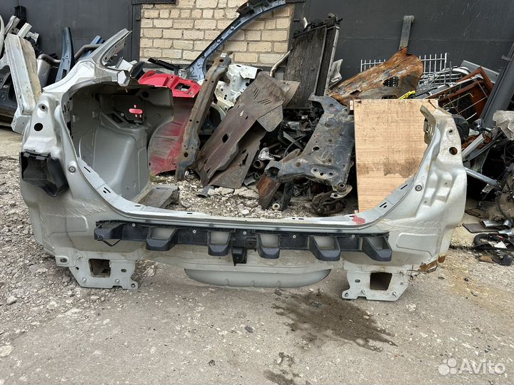 Панель задка ford ficus 3 седан