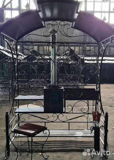 Мангал с крышей