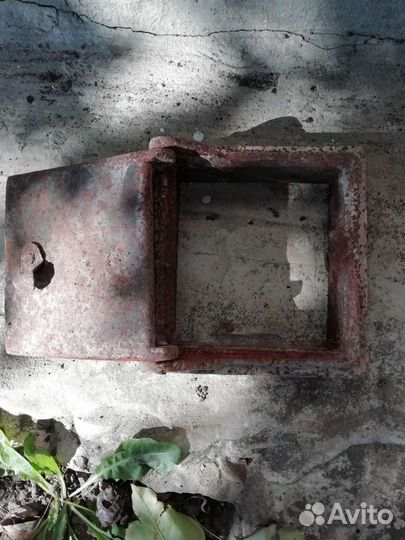 Дверь чугунная