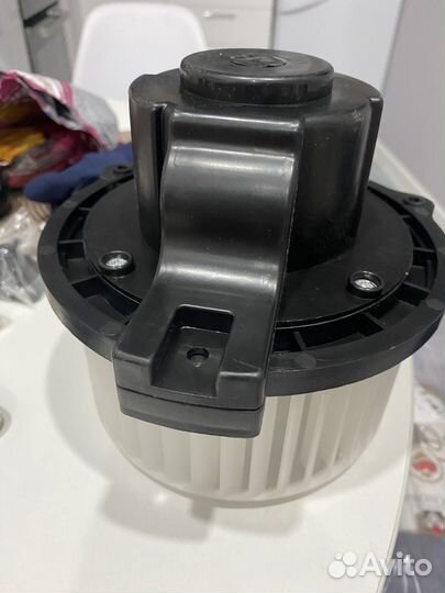 Электродвигатель отопителя в сборе