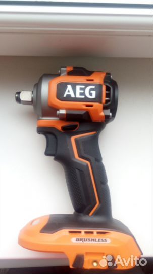 Продам гайковёрт AEG BSS18S12BL