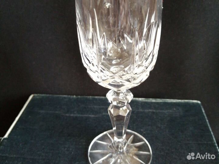 Хрустальная ваза-корзинка.