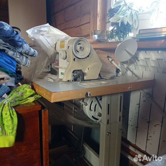 Швейная машинка оверлок промышленная