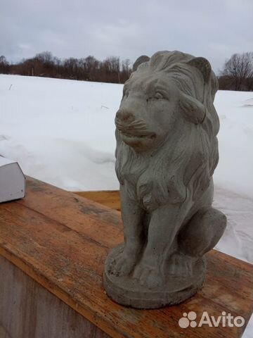 Садовые фигуры из бетона Лев