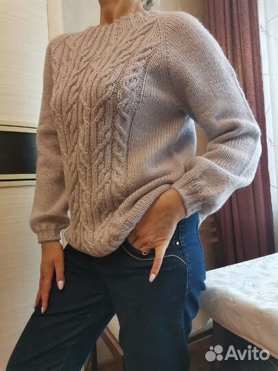 Свитер женский