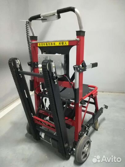 Гусеничный подъемник ступенькоход