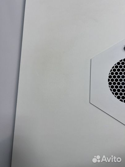 Маникюрный стол с вытяжкой бу