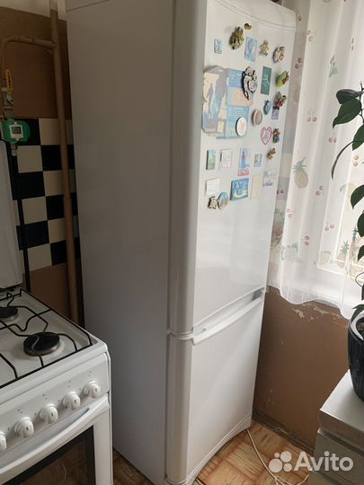 Холодильник indesit