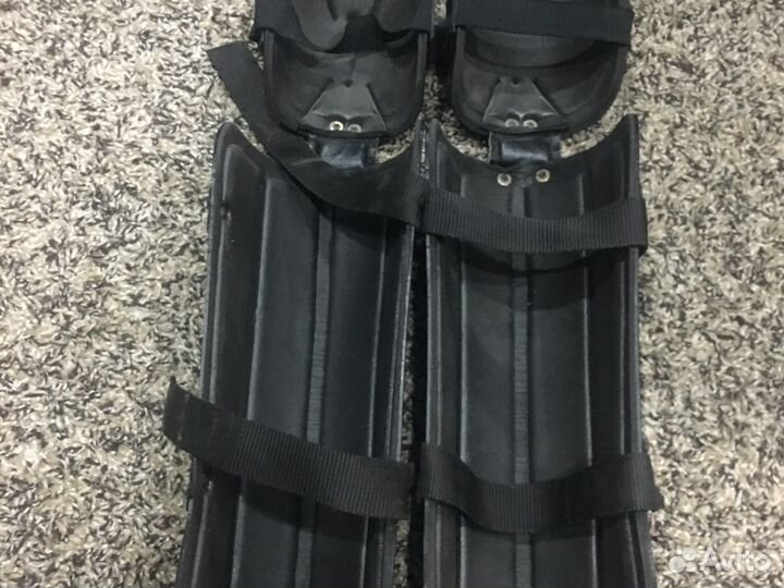 Наколенники