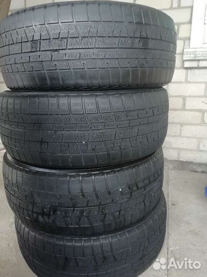 Yokohama BluEarth AE01 215/55 R17