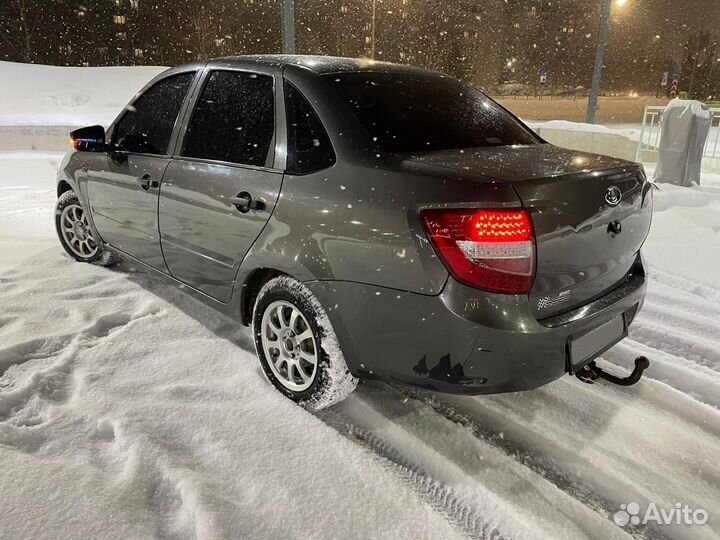 LADA Granta 1.6 МТ, 2013, 220 000 км