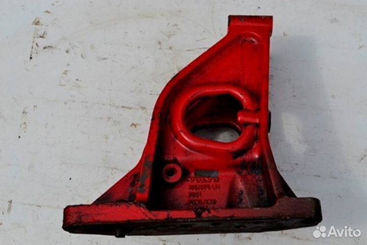 Кронштейн реактивной тяги, переднего моста, левый volvo FH12 1-seeria (01.93-12.02)