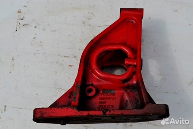 Кронштейн реактивной тяги, переднего моста, левый volvo FH12 1-seeria (01.93-12.02)