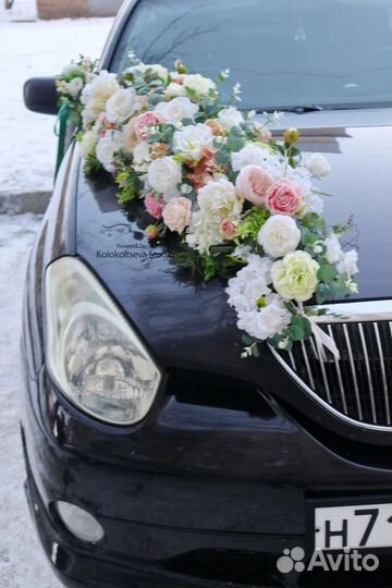Цветочные композиции на свадебный автомобиль