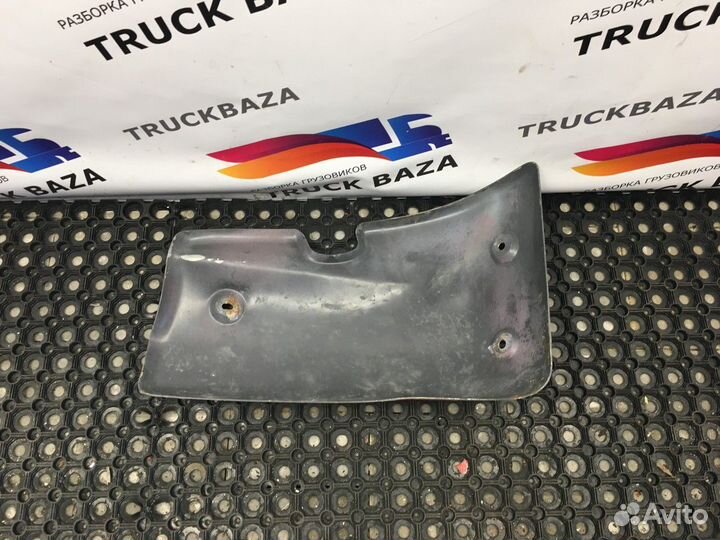 Угол бампера правый Renault Magnum