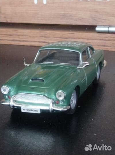 Aston Martin модель 1:43