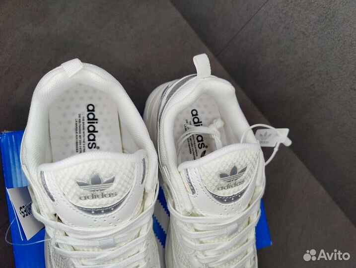 Женские кроссовки Adidas Astir w