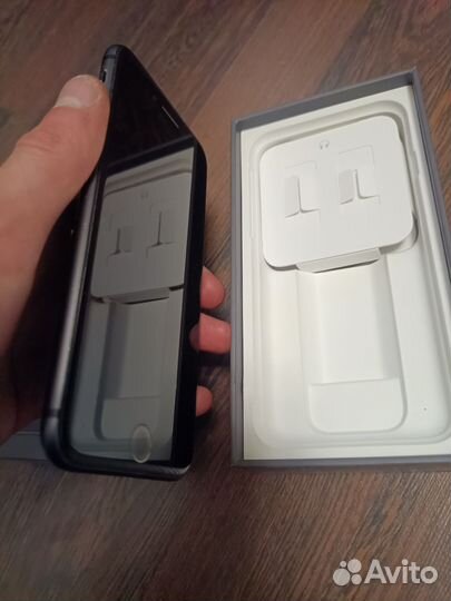 iPhone 8, 64 ГБ