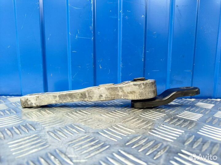 Подушка двигателя задняя Volkswagen Passat B6 2.0