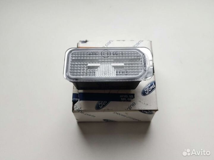 Плафон подсветки номера Kuga/Focus 08- (хетчбек)