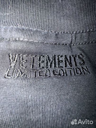 Футболка vetements