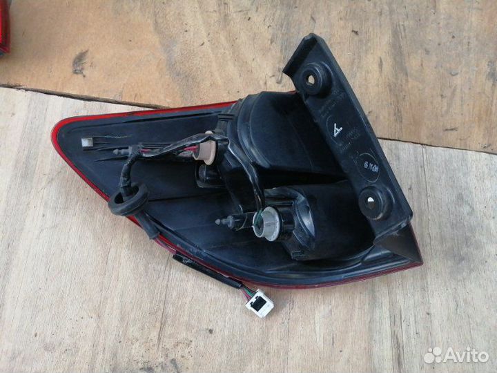 Стоп-сигнал задний правый Nissan Wingroad Y12