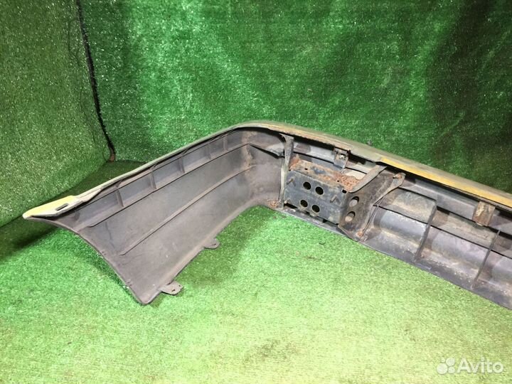 Бампер задний sedan Mazda Capella GD Золото вмятин