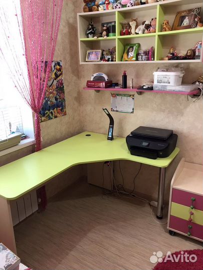 Угловой письменный стол