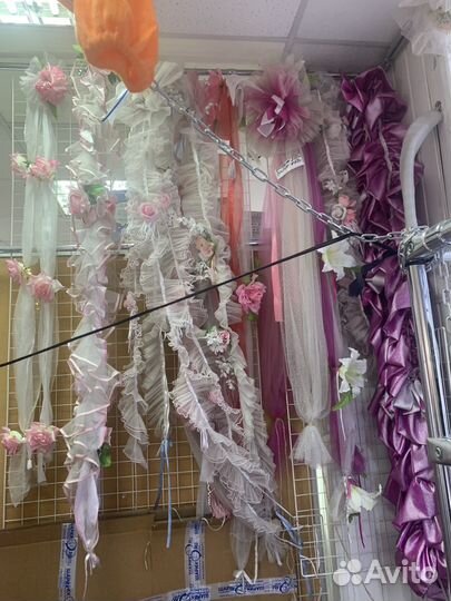 Свадебные ленты и кольца на машину