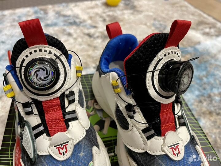 Кроссовки для мальчика 30 р