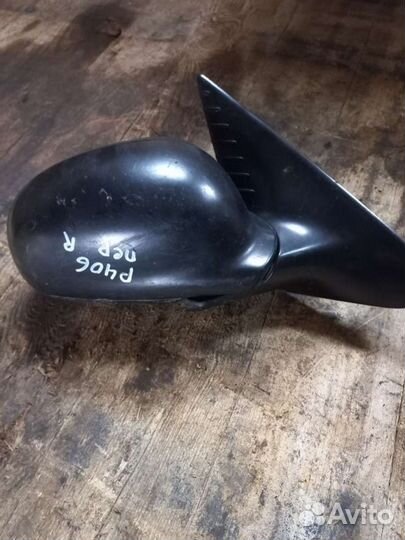 Зеркало правое peugeot 406 1.9 nn