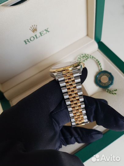 В Москве Rolex Datejust 36mm Palm 126233