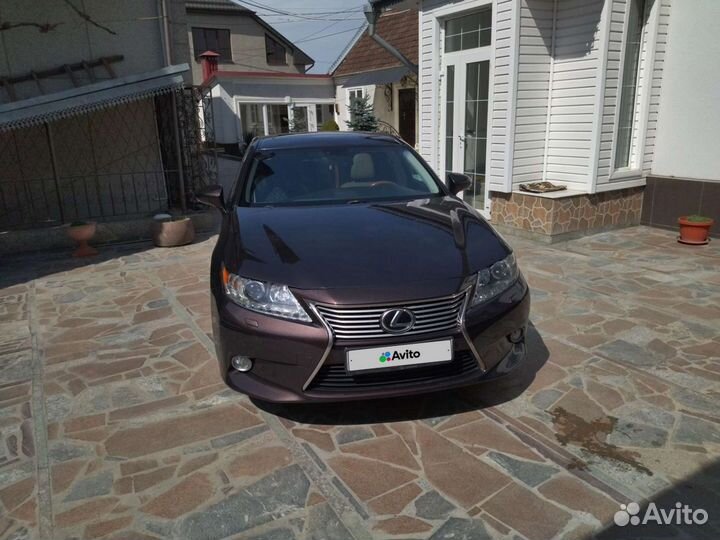 Lexus ES, 2012