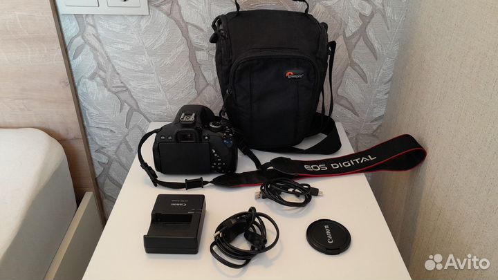 Зеркальный фотоаппарат canon 650D