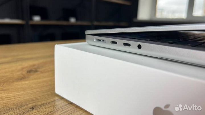 MacBook Pro 14 M1 Pro 16/512 новый silver