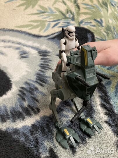 Игрушки : звездные воины, ренджеры, человек паук