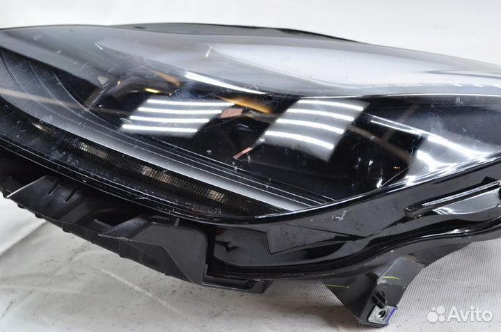 Б/У Б/У Фара левая Tesla Model 3 2021- 151495200C
