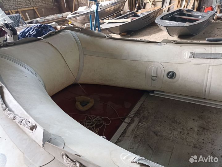 Лодка с прицепом