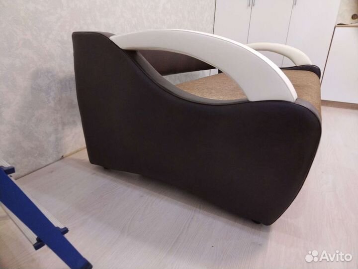 Перетяжка мягкой мебели на дому