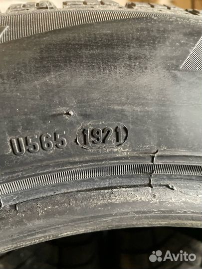 Pirelli Ice Zero FR 215/60 R17