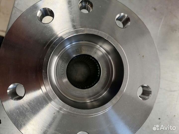 Ступичный подшипник VW Transoprter T5 713 6107 60