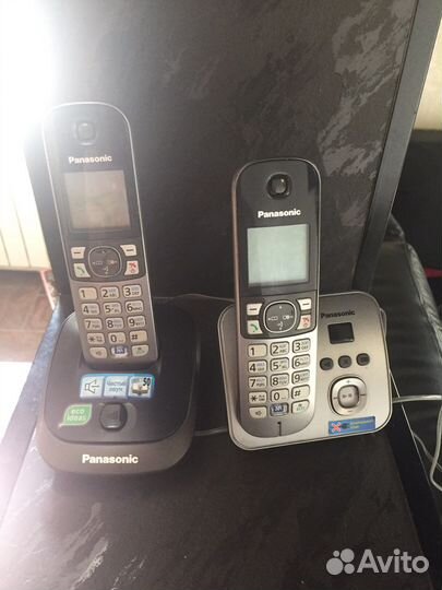 Радиотелефон Panasonic с двумя трубками