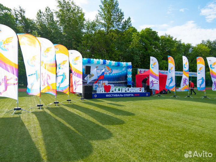 Печать рекламных флагов виндер парус