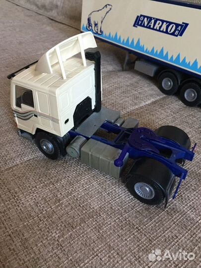 Полуприцеп-рефрижератор Nerko с тягачом Volvo FL10