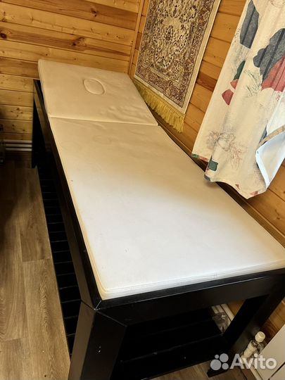 Массажная кушетка