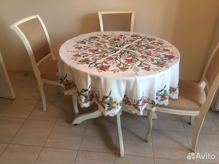 Скатерть на круглый стол батик
